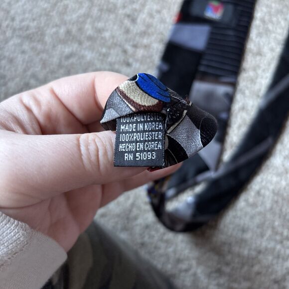 Mickey Unlimited Men’s Necktie Goofy Donald Duck Tools Garage - Picture 5 of 5